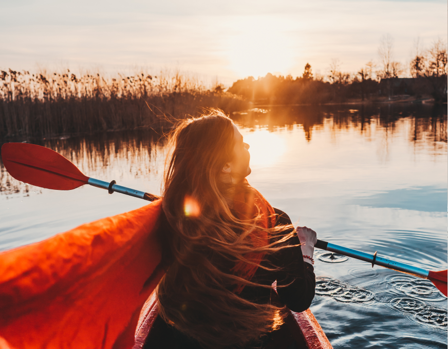 Kayaking at sunset — Pelagus adventure therapy