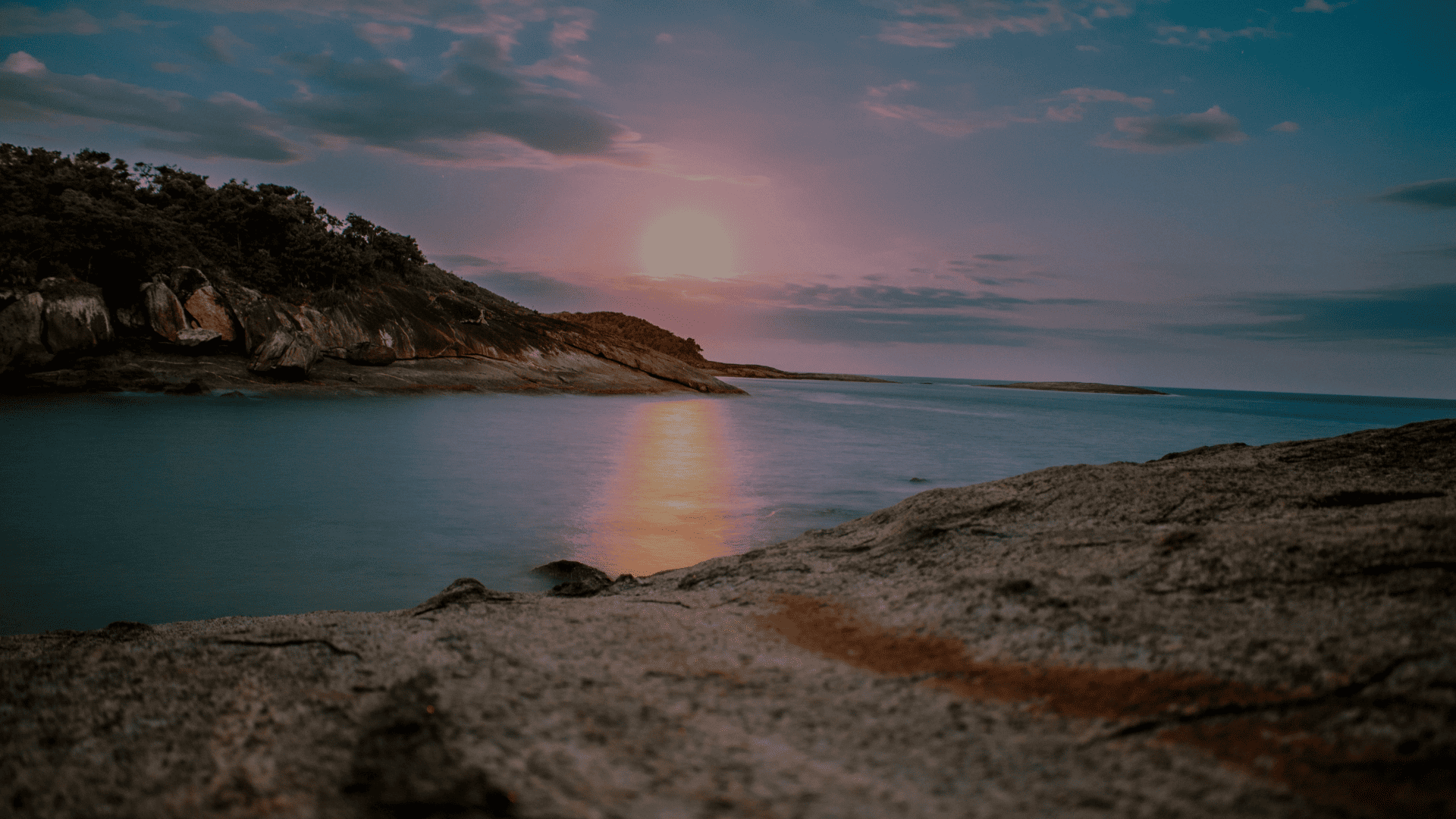 A coastal sunset on the Irish shore